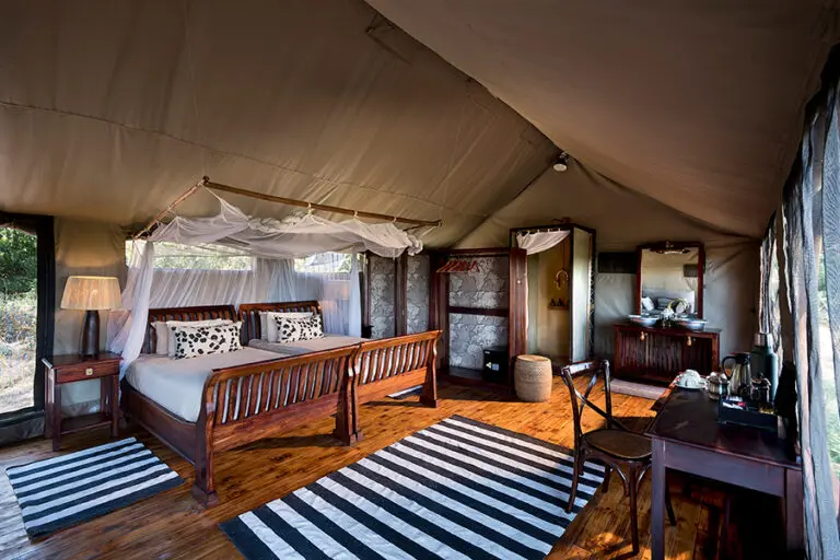 LinyantiEbony-Interior-Twinbed