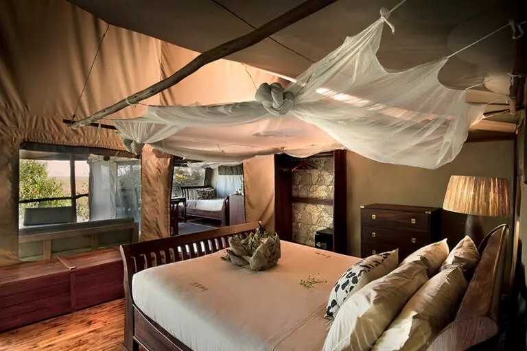 LinyantiEbony-UpperLevelBedroom-LuxuryRoom