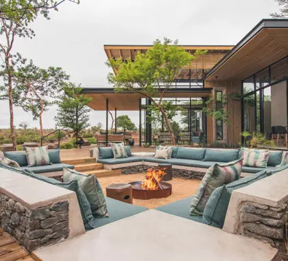 lion-sands-ivory-lodge-main-lodge-fire-deck-large