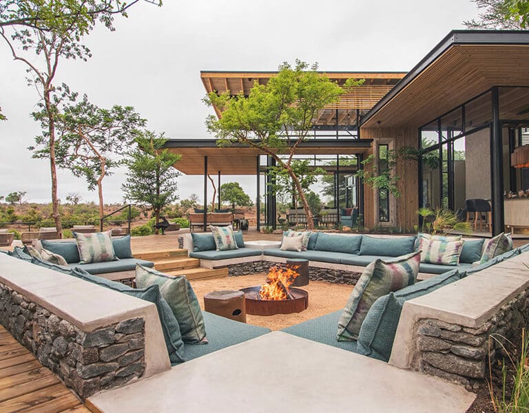 lion-sands-ivory-lodge-main-lodge-fire-deck-large