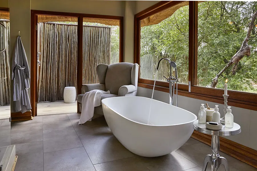 lion-sands-narina-lodge-suite-bathroom