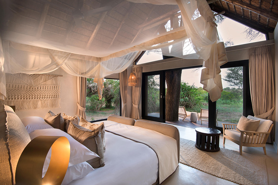 lion-sands_river_lodge_-_superior_luxury_suite__021_preview_maxwidth_2500_maxheight_2500_ppi_300_quality_1001