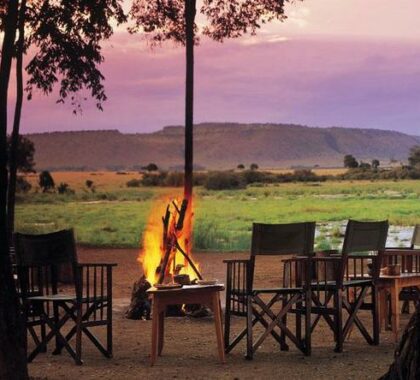 Sip on a sundowner cocktail around a roaring fire.