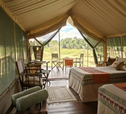 Las habitaciones del pequeño Governors' Camp son espaciosas, muy cómodas y están amuebladas con gusto.
