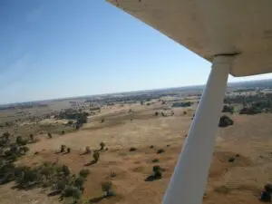 En un vuelo panorámico podrá explorar el paisaje a vista de pájaro.