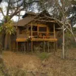 Las tiendas están aisladas y escondidas.