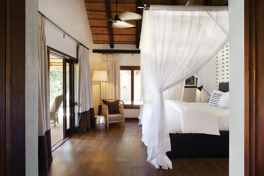 Interior de la habitación del Londolozi Tree Camp.