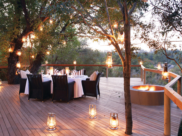 Londolozi camps are known for their exquisite cuisine - best enjoyed under the African stars.