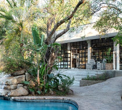 LondoloziPrivateGraniteSuites-Entrance-ArialVer