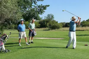 Golf enthusiasts can organise a trip to tee off at the near-by Leopard Creek Golf Course.