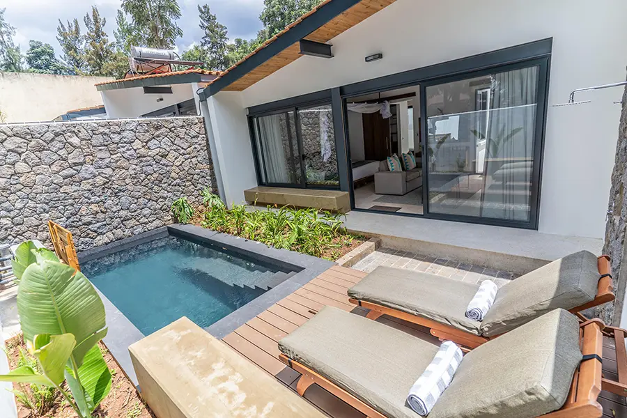 villa de lujo con piscina