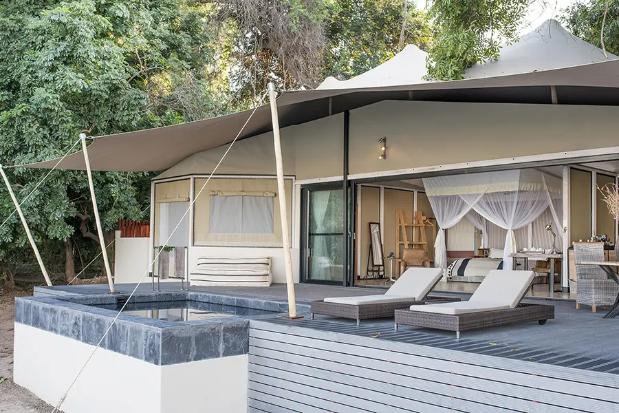 Su suite de lujo tiene piscina privada.