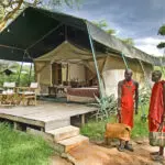 Los guardas maasai le acomodarán en su tienda de campaña de Mara Porini, situada en una reserva privada repleta de animales.