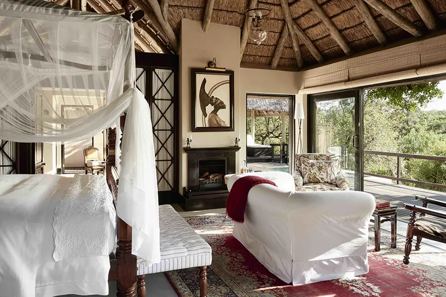 malewane-lodge-at-royal-malewane-thornybush-kruger-luxury-suite_2
