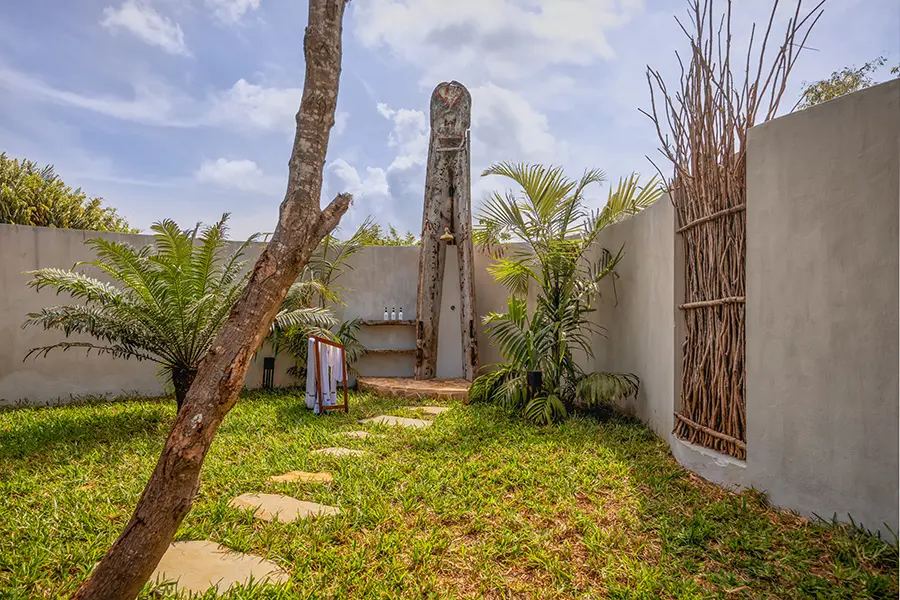 manta-resort-ducha exterior