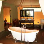 Each of the luxurious six tents has its own en suite bathroom with bathtub & outdoor safari shower.

