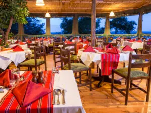 Meals at Mara Serena range from communal buffets to private picnics & candle-lit suppers-for-two.
