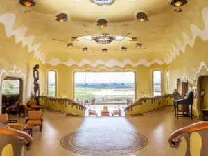 Bold earthy colours & ethnic decor frame amazing Mara views at every turn.