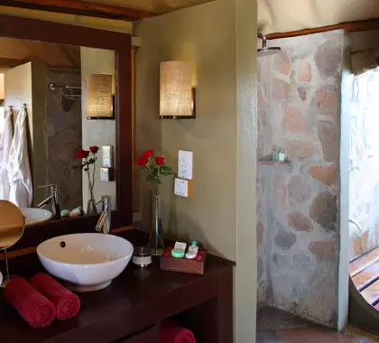 Casas de banho privativas.