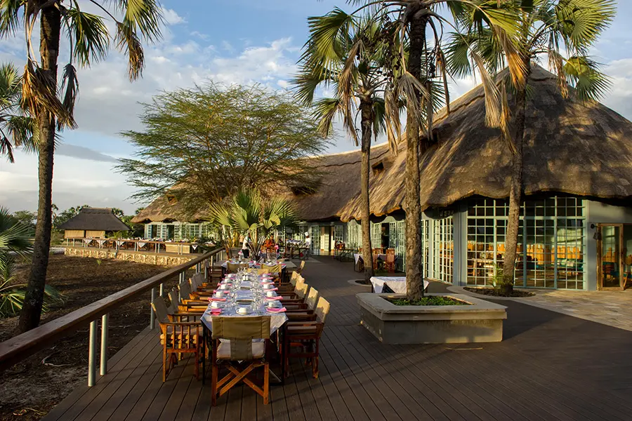 Dine alfresco on the deck.