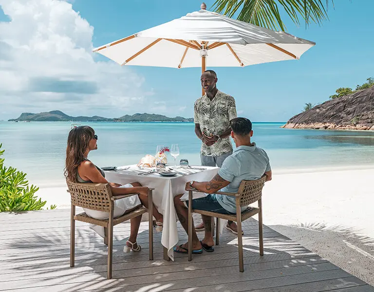 Cene junto a la playa en el restaurante La Gigolette.