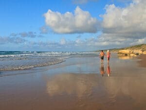 Recomendado tanto para románticos como para familias, Massinga se encuentra en una larga playa tropical virgen.