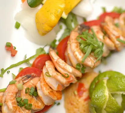 Both the lodge's restaurant & beach bar serve couldn't-be-fresher seafood with a Mozambican twist.
