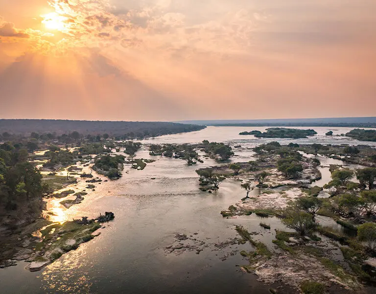 Set on the banks of the mighty Zambezi river | Matetsi Victoria Falls.