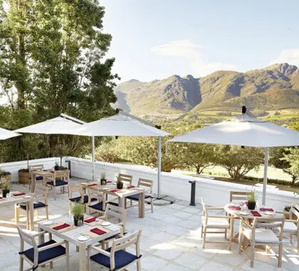 Terraza del restaurante Country Kitchen del hotel Mont Rochelle.