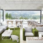 Mont Rochelle Miko Terrace tiene unas vistas increíbles del valle circundante de Franschhoek.