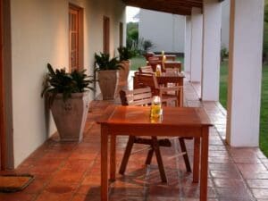 Disfrute de una bonita tarde en el patio admirando las vistas de los alrededores.