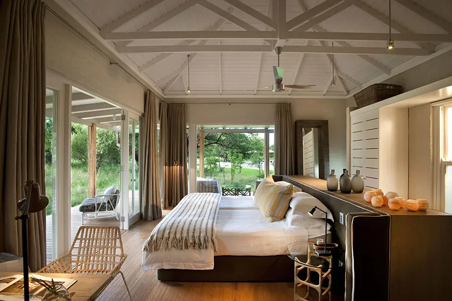 Camera da letto con bagno privato della Morukuru Farm House.