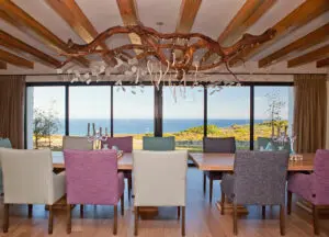 morukuru-ocean-house-dining-area