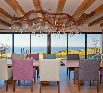 morukuru-ocean-house-dining-area