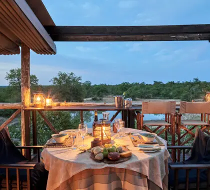 MotswariGameLodge-Dining-Evening