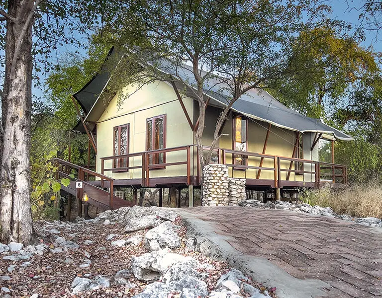 mushara-outpost-etosha-namibia-bungalow