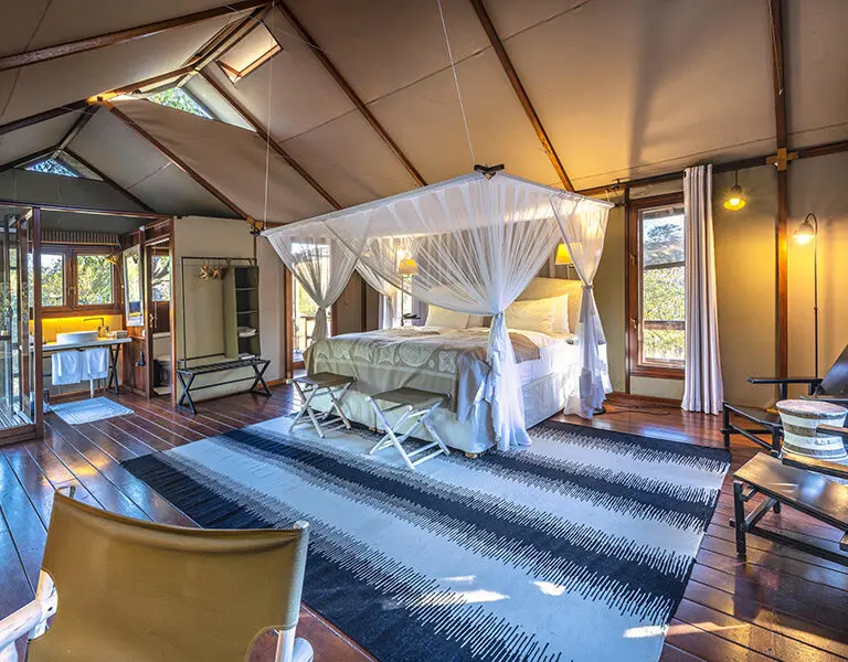 mushara-outpost-etosha-namibia-bungalow-interior