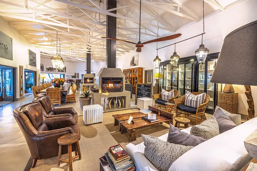 While the days in the desert are warm, winter evenings and mornings can be crisp. A fireplace in the lodge keeps it cosy. 