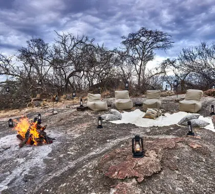 Mwiba_Lodge_legendary_expeditions_-_mwiba_lodge_-_sundowners_3