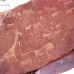 El arte rupestre y los grabados encontrados en la región de Camp Kipwe cautivarán incluso a los huéspedes más jóvenes.