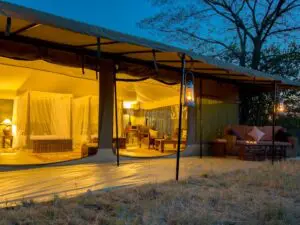 Warm and inviting tented suites are extra-spacious and have a covered verandah - ideal for savouring the sounds of dawn and dusk.
