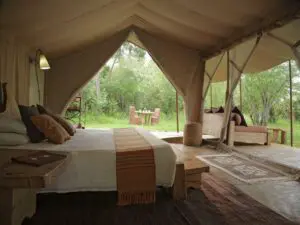The tents are luxurious equipped and offer a stunning view.