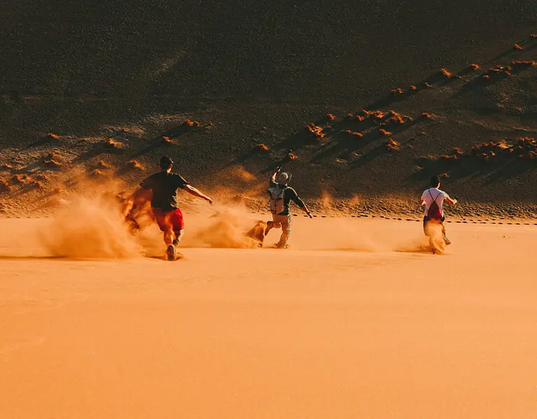 The dunes invite you play, no matter your age! | Unsplash
