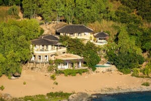 Ndomo Point ofrece el destino tropical perfecto en el lado suroeste de la isla de Likoma, con vistas al maravilloso lago Malawi. | Casa Ndomo Point