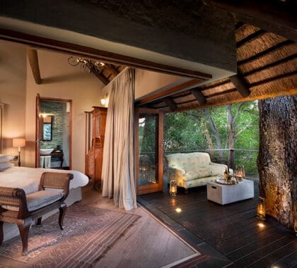 La suite familiar también incluye una piscina privada.