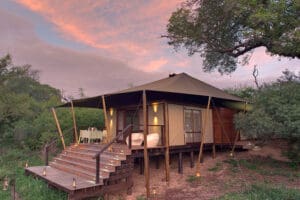 El Ngala Tented Camp sólo cuenta con nueve lujosas suites en tiendas.