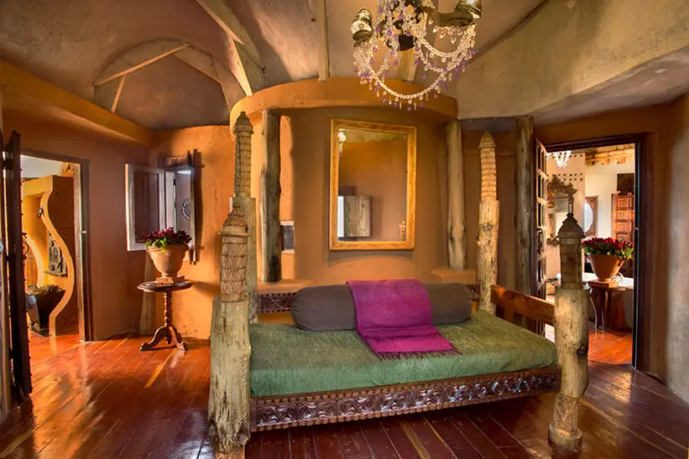 An inter-leading suite is also available, for families or groups.