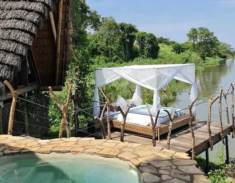 If you're staying in the Mwezi signature Banda, a tranquil afternoon is best spent next to the on the deck next to your plunge pool or on the daybed.