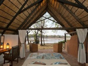 Mantenga los pies en alto y relájese en su patio privado