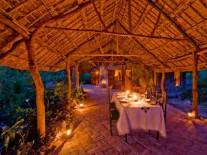 Cene en el lodge, en la playa o en la intimidad de su chalé.